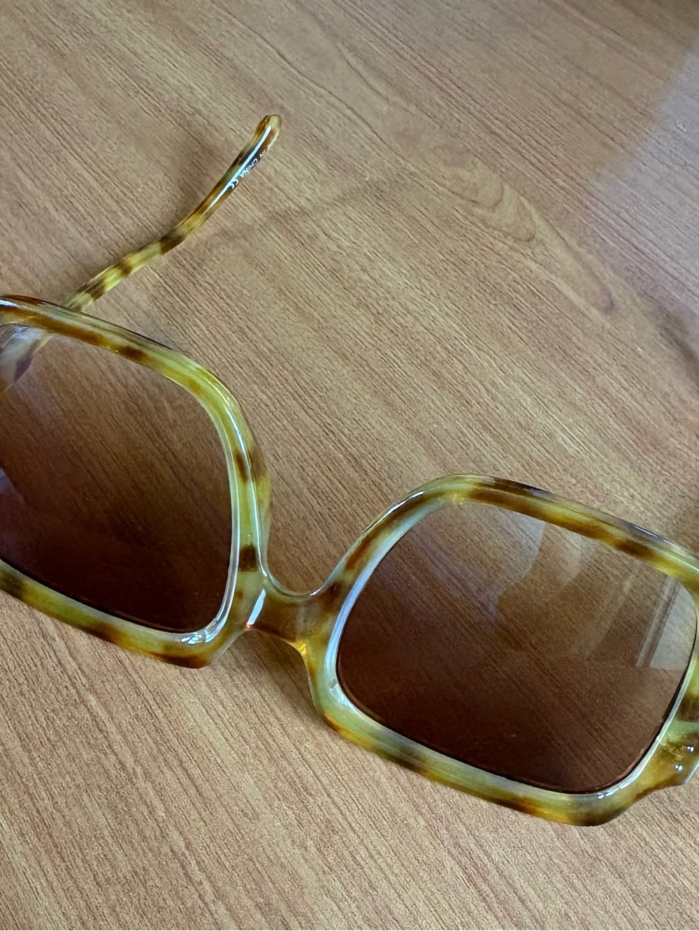 Free People Tortoise Shell Square Sunglasses with Brown Lenses